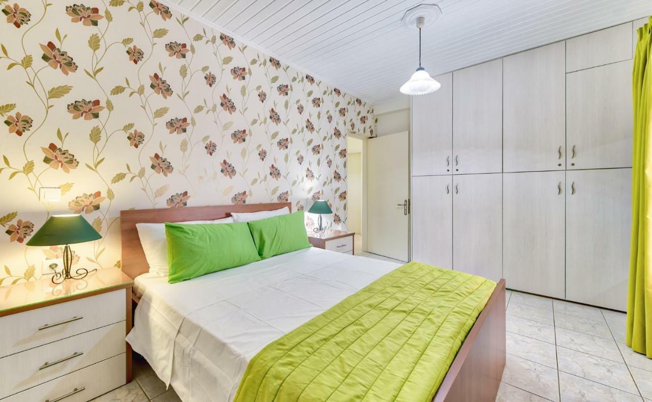 Ina Apartment Kalamákion Esterno foto